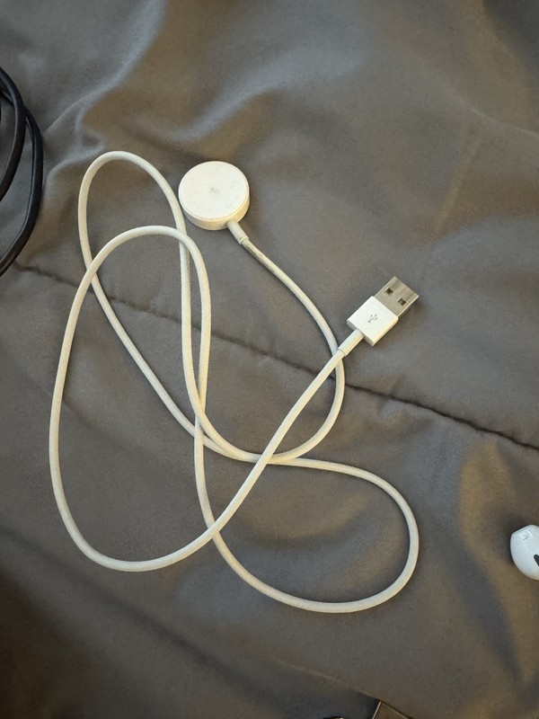 Apple iPhone chargers, USB Chargers, Apple Watch charger, lighting headphones gallery