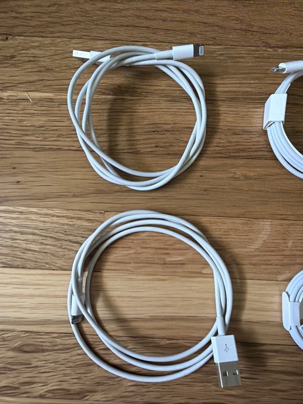 OEM Apple 3ft. (1m) Lightning to USB Cable - White Lot Of 6 gallery