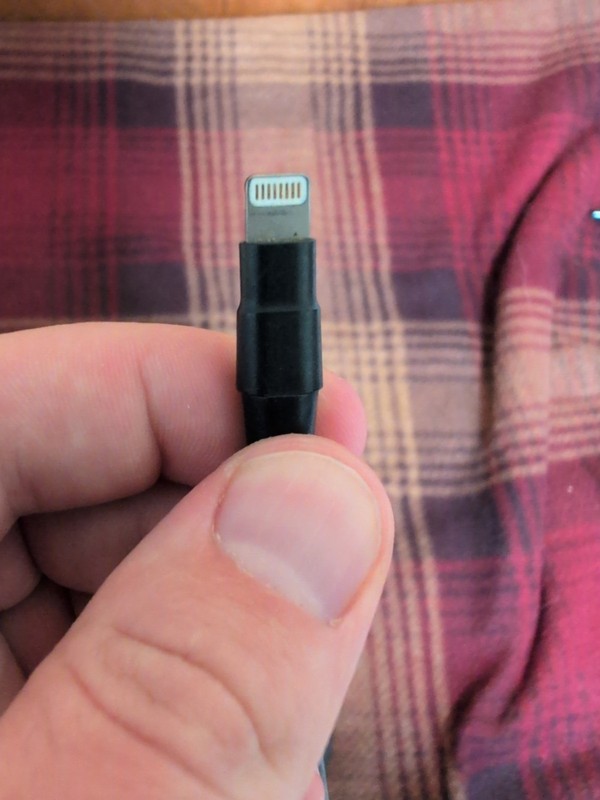 verizon 12v Car Plug to Proprietary Apple Charging cable gallery
