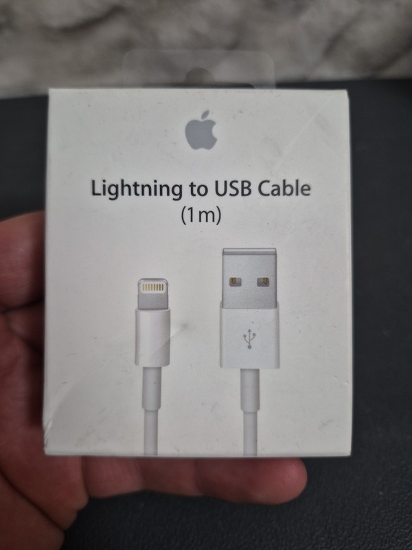 Apple MD818AMA 1M Lightning to USB Cable – White
