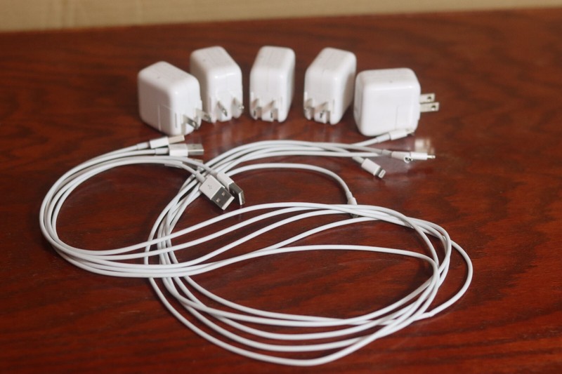 5 X Apple 12W USB Power Adapter for iPhones w/ lightning cable included GENUINE