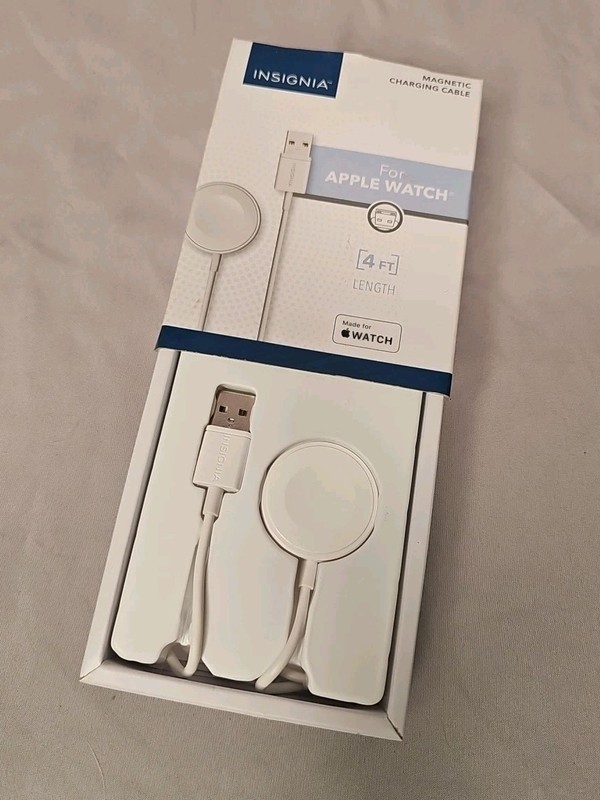 Insignia 4' Magnetic Apple Watch Charging Cable - White (NS-AWCB1) NEW gallery