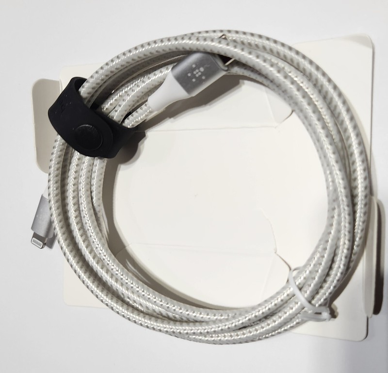 Unused White Belkin Boost Charge Braided USB-C to Lightning Cable 6.6ft/2M gallery