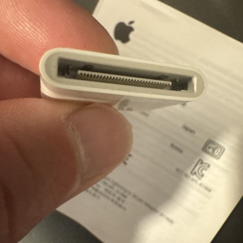 Apple Lightning to 30-pin Adapter (Model MD823ZM/A) gallery