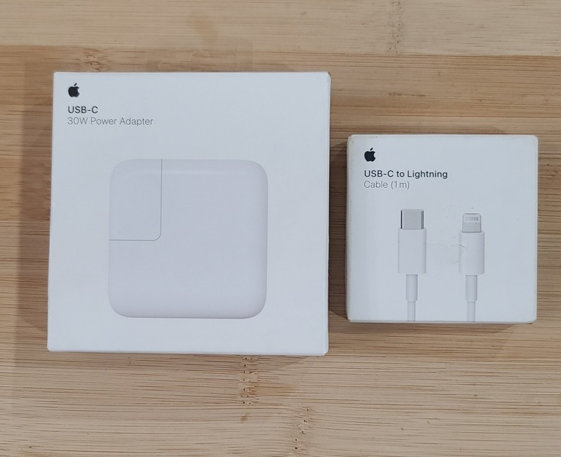 Original Apple USB-C 30W Power Adapter Wall Charger MW2G3AM/A & USB C to Lightin