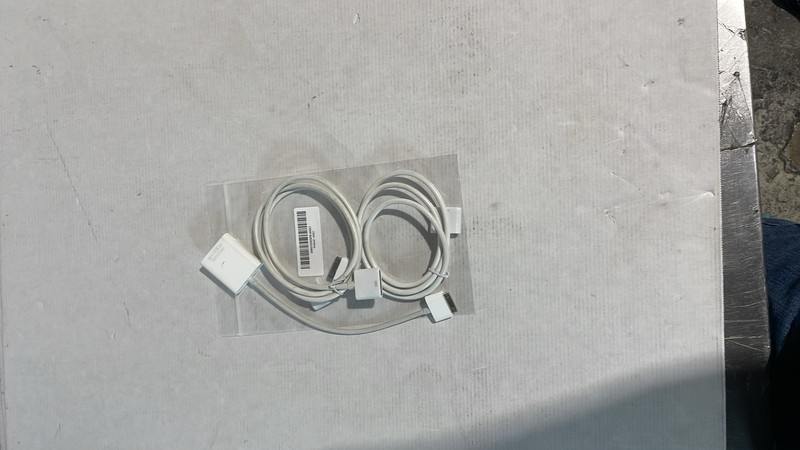 Apple 30-Pin Adapters Digital AV HDMI & Extension Cable White Lot Of 3 gallery