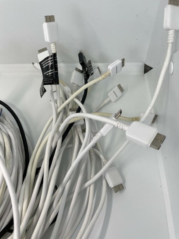 lot of 25 Genuine Samsung Charging / Data Cable for Galaxy S5 Note 3 gallery