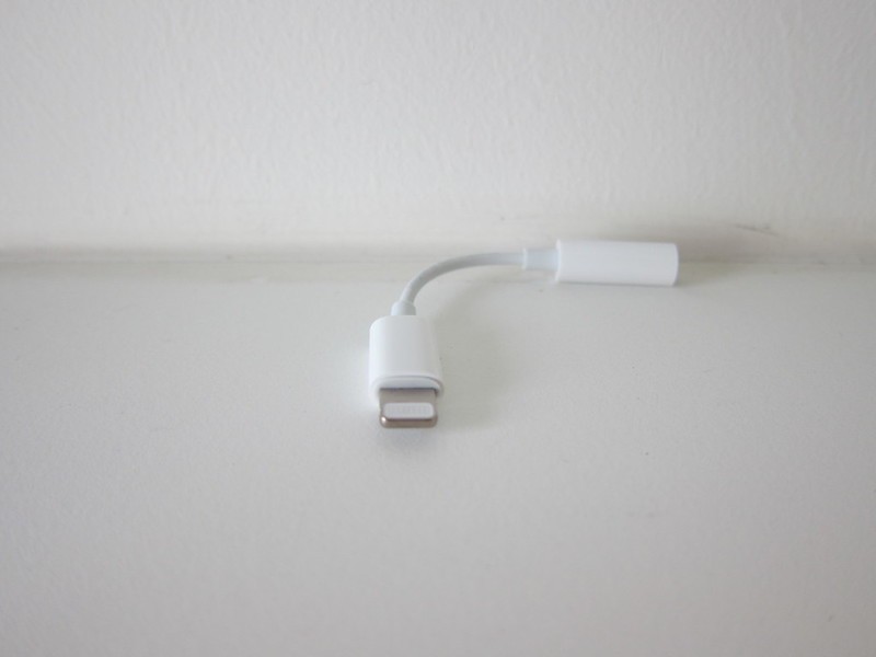 Genuine Apple iPhone Lightning to 3.5mm Headphone Jack - A1749 gallery