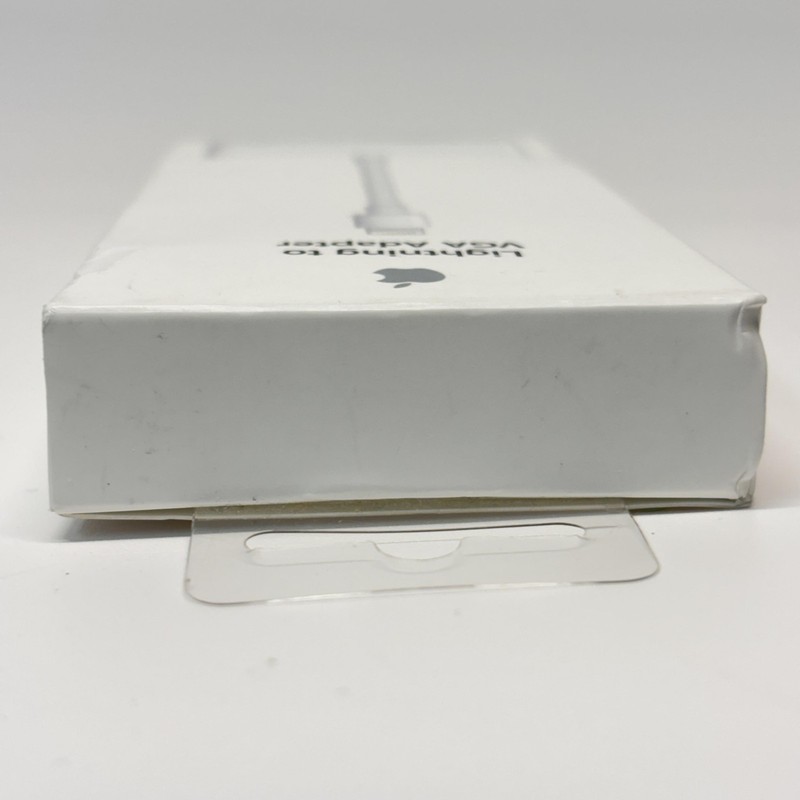 Apple Lightning To VGA Adapter MD825AM/A A1439 White IPhone IPad Projector gallery