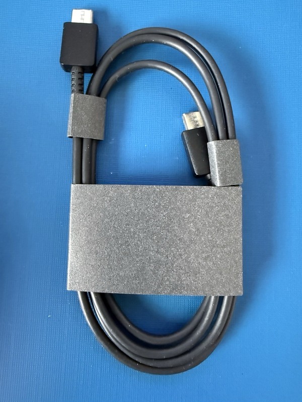 SAMSUNG 3.3 Foot USB-C to USB-C (Type C) Charge & Sync Cable - BLACK (EP-DN980) gallery