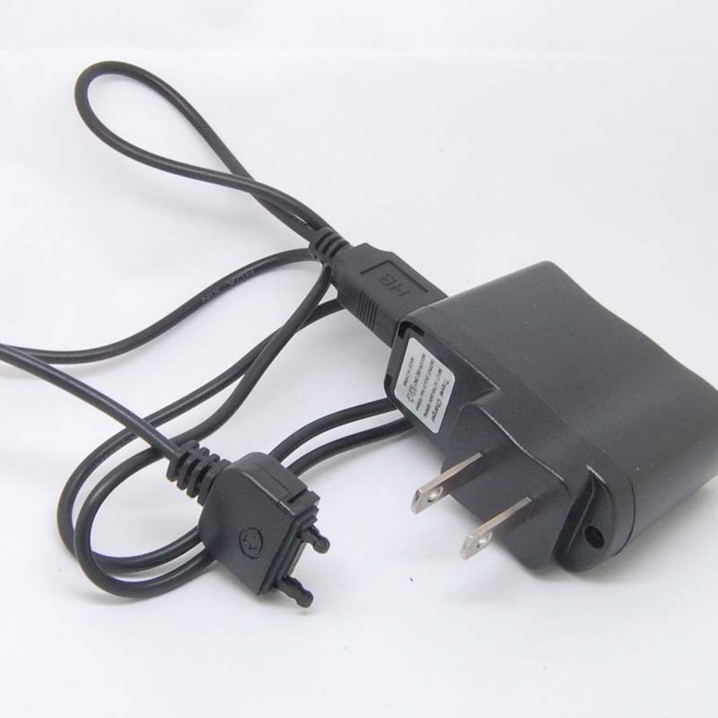 AC Charger for Sony Ericsson Z750 TM506 cst-75 cst-60 Z550 Z558 Z610i D750 J100