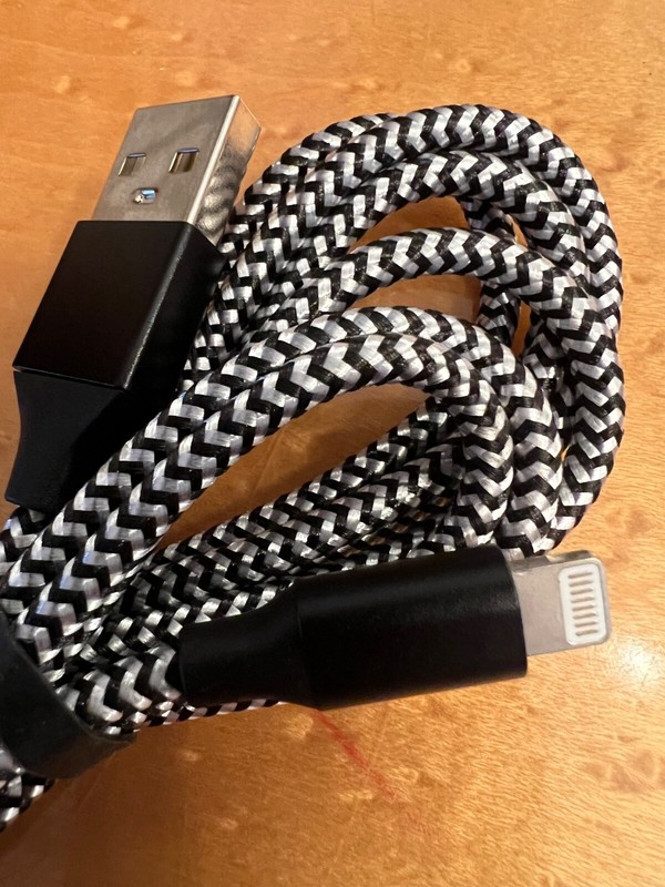12 iPhone fast, heavy duty Charging Cables 6Ft Below wholesale! BEST PRICE! gallery