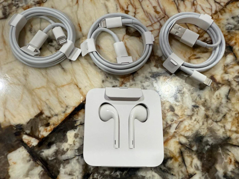 New 3x Genuine Apple Lightning To USB Charging Cable 1x iPhone Lightning EarPods