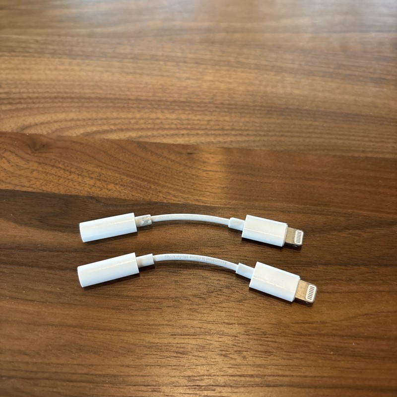 Original Apple Lightning to 3.5 mm Headphone Jack Adapter OEM iPhone 8+ X 11 12