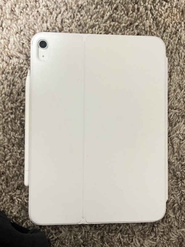 Apple iPad Silver USB-C with Magic Keyboard Folio, Apple Pencil, Charger gallery