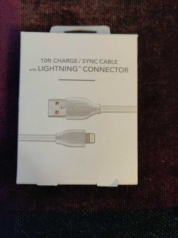 10 Ft Charge/Sync Cable Lightning Connector rocketfish NEW