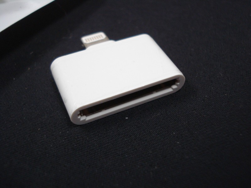 NEW 30 Pin to 8 Pin Phone Adapter Lot of 20 gallery