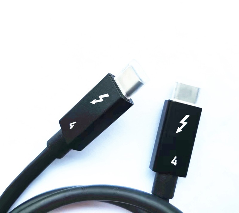 New Lenovo Thinkpad 0.7m Thunderbolt 4 Cable 40Gbps 100W USB C 20V 5A 5C10V2572 gallery