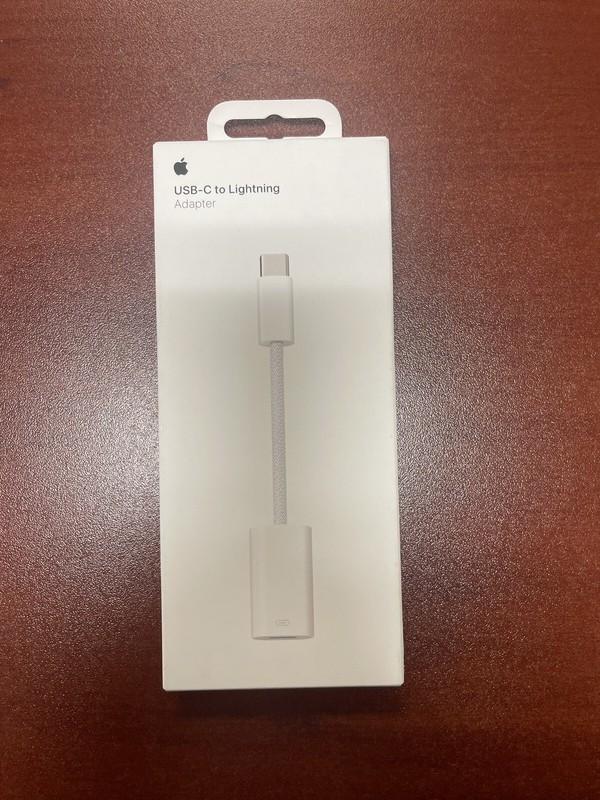 Apple USB-C to Lightning Adapter MUQX3AM/A