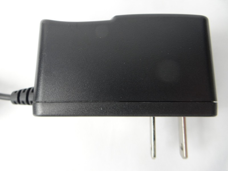 Micro USB Travel Charger Wall Outlet TC-MOTV9 Black 100-240 Volt Auto Switching gallery