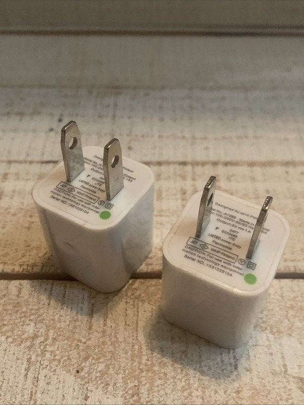 Lot Of 2 OEM Authentic Apple A1265 Adapter- Input 100-240V Output 5V-All iPhone