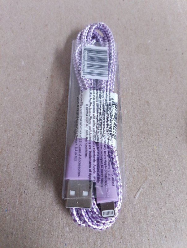 Wireless Gear USB Sync& Charge Fabric 6 Ft. Cable For iPhone Lilac Color