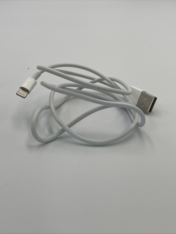 Genuine Apple 1M (3.3') USB to Lightning Charging Cable A1480 (MXLY2AM/A) gallery