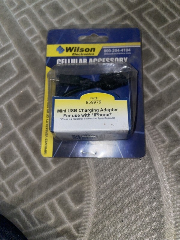 Wilson Electronics Sleek To Phone 30-pin iPhone Charging Cable-859979 gallery