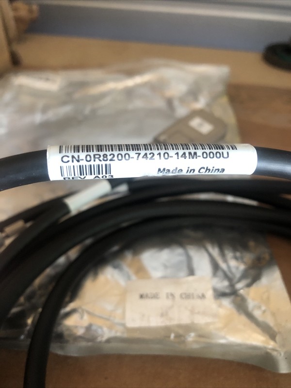 2- Foxconn 2GFBBBX-38D ,Cn-0r8200-74210-14M-000U Cable-wire gallery