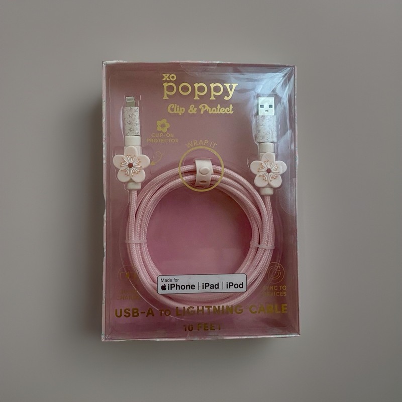XO Poppy USB- 10ft Pink Cable w/ Clip- on Protector Flowers. New gallery